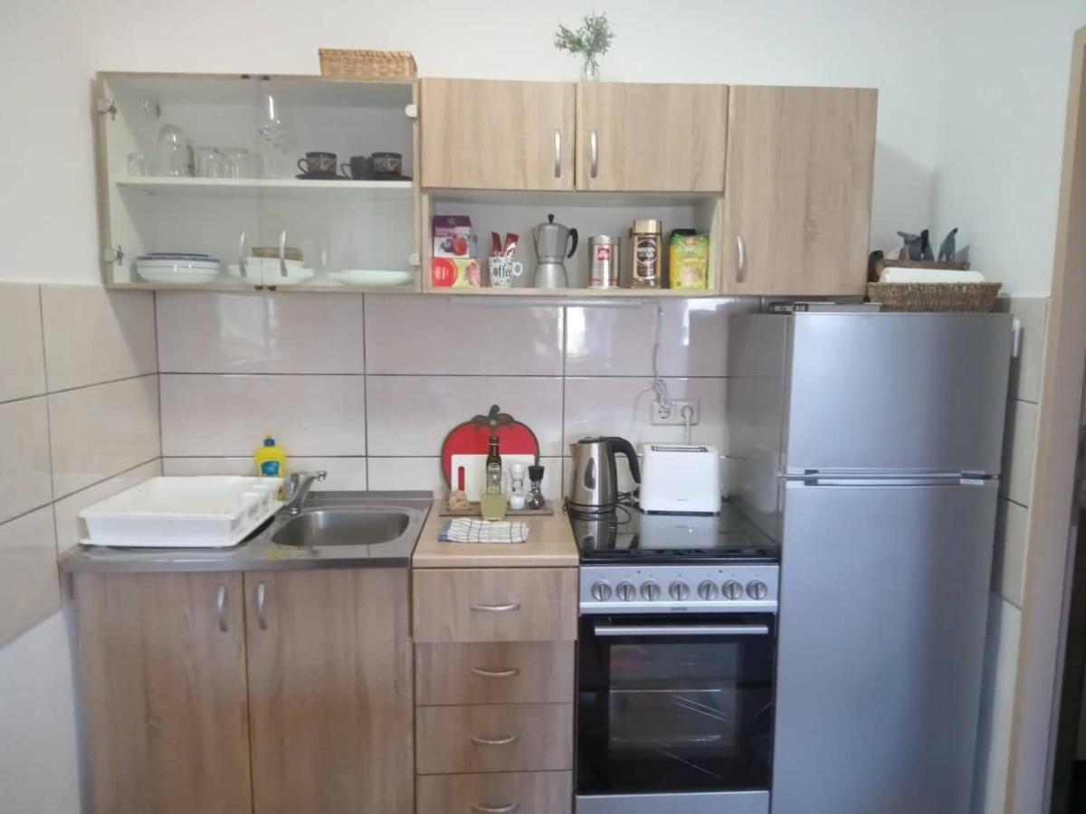 Chez Marthe, Organic Farm Stay Knin Exterior foto